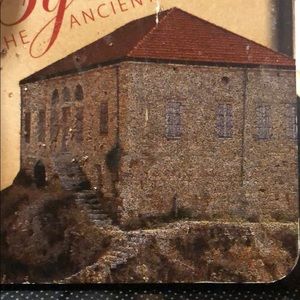 Meet your Posher, Mona